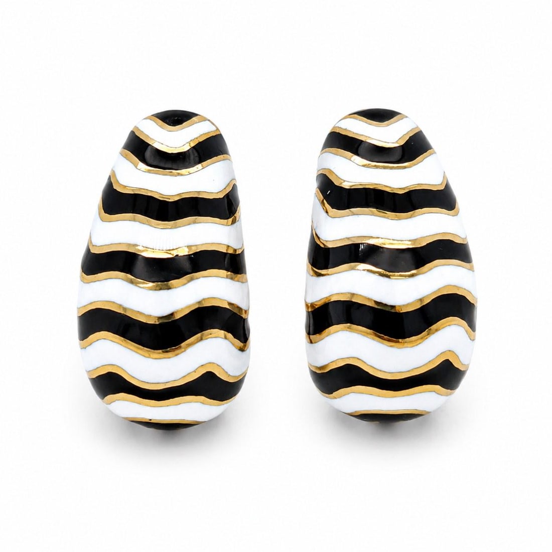 David Webb Platinum and 18K Yellow Gold Earrings: David Webb Platinum and 18K Yellow Gold Earrings Pre-owned David Webb earrings crafted in 18K yellow gold and platinum. Specifications Brand: David Webb Item Type: Earrings Materials: 18K yellow gold 