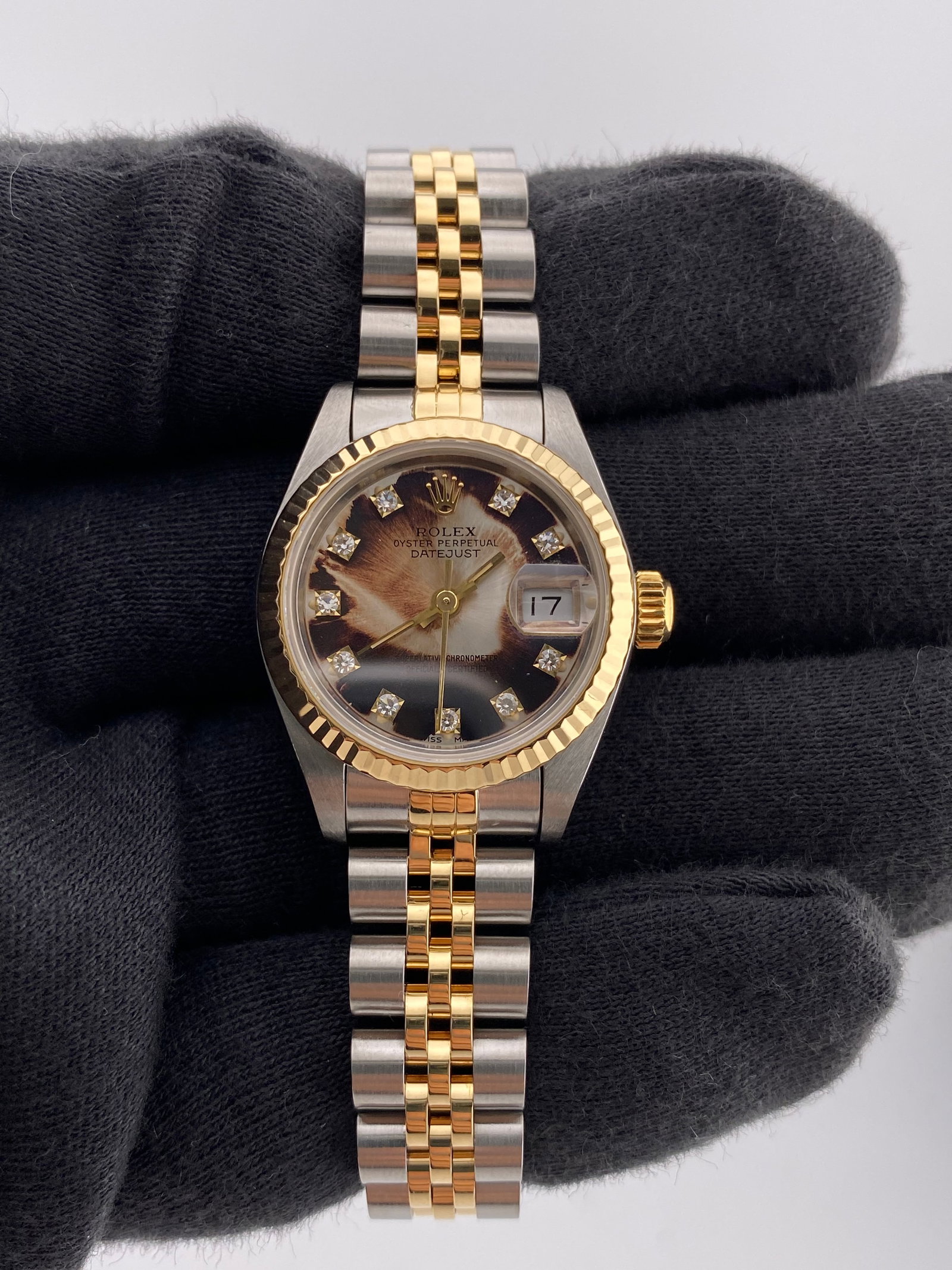 Rolex 69173G Datejust Lady watch with diamond dial 18K YG-SS: Rolex 69173G Datejust Lady watch with diamond dial 18K YG-SS Rolex Datejust Lady wristwatch with a diamond dial, fluted bezel, and 18K yellow gold and stainless steel bracelet. Reference 69173G. Speci