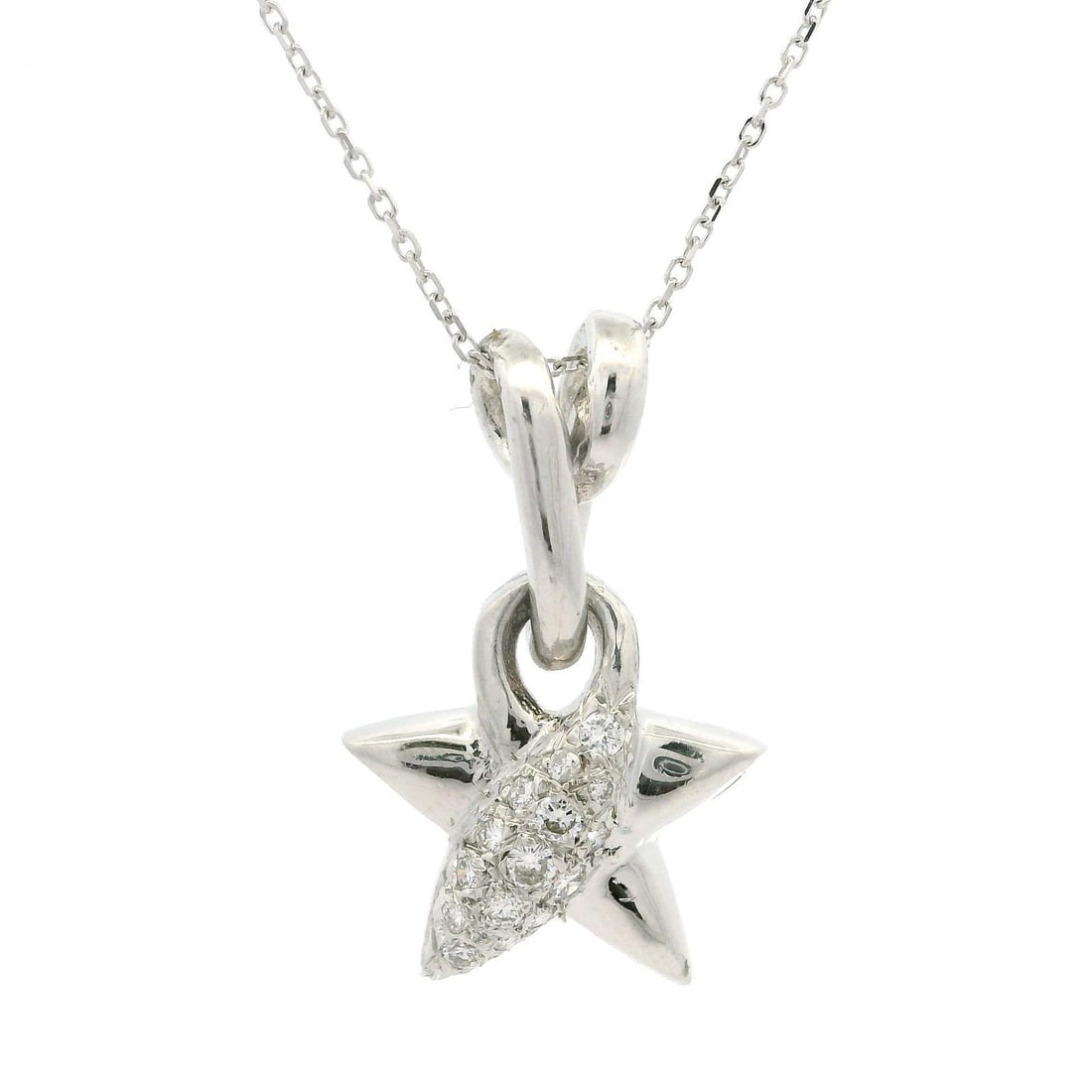 14k White Gold Star Necklace with 0.20ct Diamond Pendant: 14k White Gold Star Necklace with 0.20ct Diamond Pendant Pre-owned women's necklace and pendant set featuring a puffed polished star pendant accented with natural round brilliant cut diamonds in solid