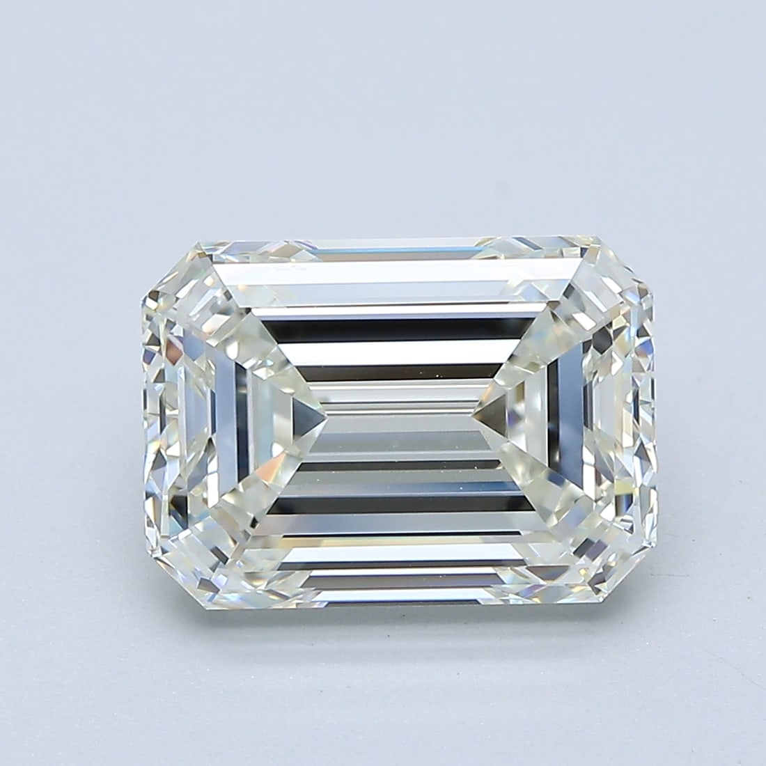 Loose Diamond - EMERALD 4.01ct J VVS1: Loose Diamond - EMERALD 4.01ct J VVS1 Source: Natural Mined Diamond Shape: EMERALD Carats: 4.01 Color: J Clarity: VVS1 Certification: GIA Condition: Pre-Owned PLEASE NOTE: Framed, Large, or heavy item