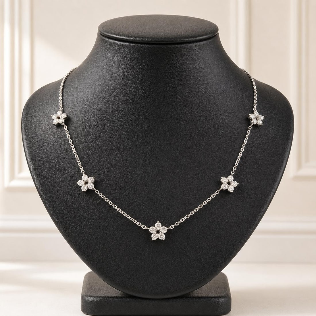 14k White Gold Diamond Flower Station Necklace 16 in 1.65ctw: 14k White Gold Diamond Flower Station Necklace 16 in 1.65ctw Pre-owned women's station necklace crafted in solid 14k white gold and set with natural round brilliant cut diamonds arranged in five clust