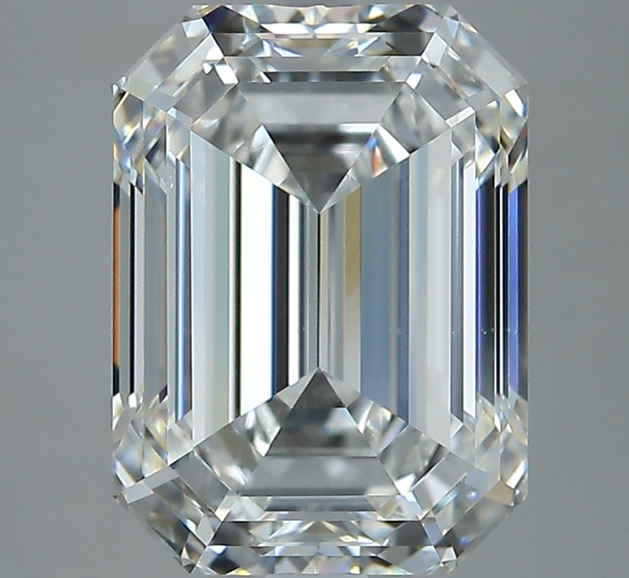 Loose Diamond - EMERALD 5.01ct G VS2: Loose Diamond - EMERALD 5.01ct G VS2 Source: Natural Mined Diamond Shape: EMERALD Carats: 5.01 Color: G Clarity: VS2 Certification: GIA Condition: Pre-Owned PLEASE NOTE: Framed, Large, or heavy items 