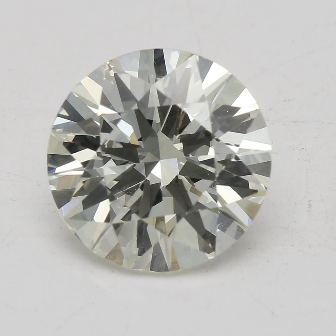 Loose Diamond - ROUND 3.43ct N VS2: Loose Diamond - ROUND 3.43ct N VS2 Source: Natural Shape: ROUND Carats: 3.43 Color: N Clarity: VS2 Certification: GIA Video: