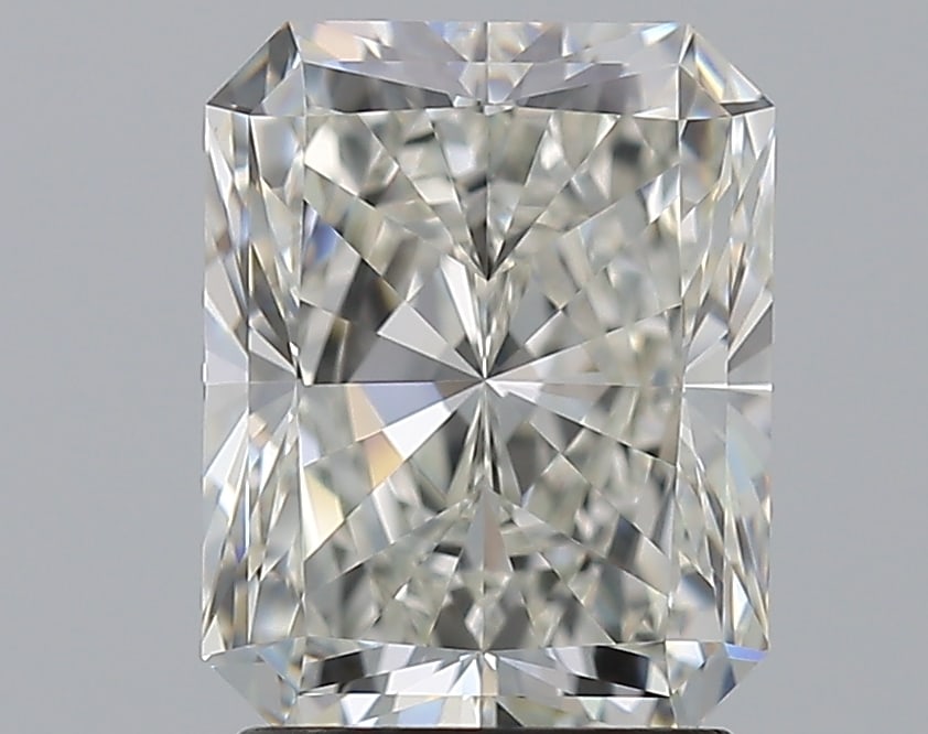 Loose Diamond - RADIANT 2.01ct H VVS2: Loose Diamond - RADIANT 2.01ct H VVS2 Source: Natural Mined Diamond Shape: RADIANT Carats: 2.01 Color: H Clarity: VVS2 Certification: GIA Condition: Pre-Owned PLEASE NOTE: Framed, Large, or heavy item