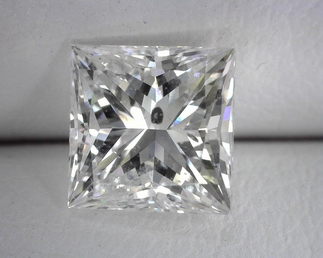 Loose Diamond - PRINCESS 1.01ct E I1: Loose Diamond - PRINCESS 1.01ct E I1 Source: Natural Shape: PRINCESS Carats: 1.01 Color: E Clarity: I1 Certification: OTHER PLEASE NOTE: Framed, Large, or heavy items do not have shipping costs includ