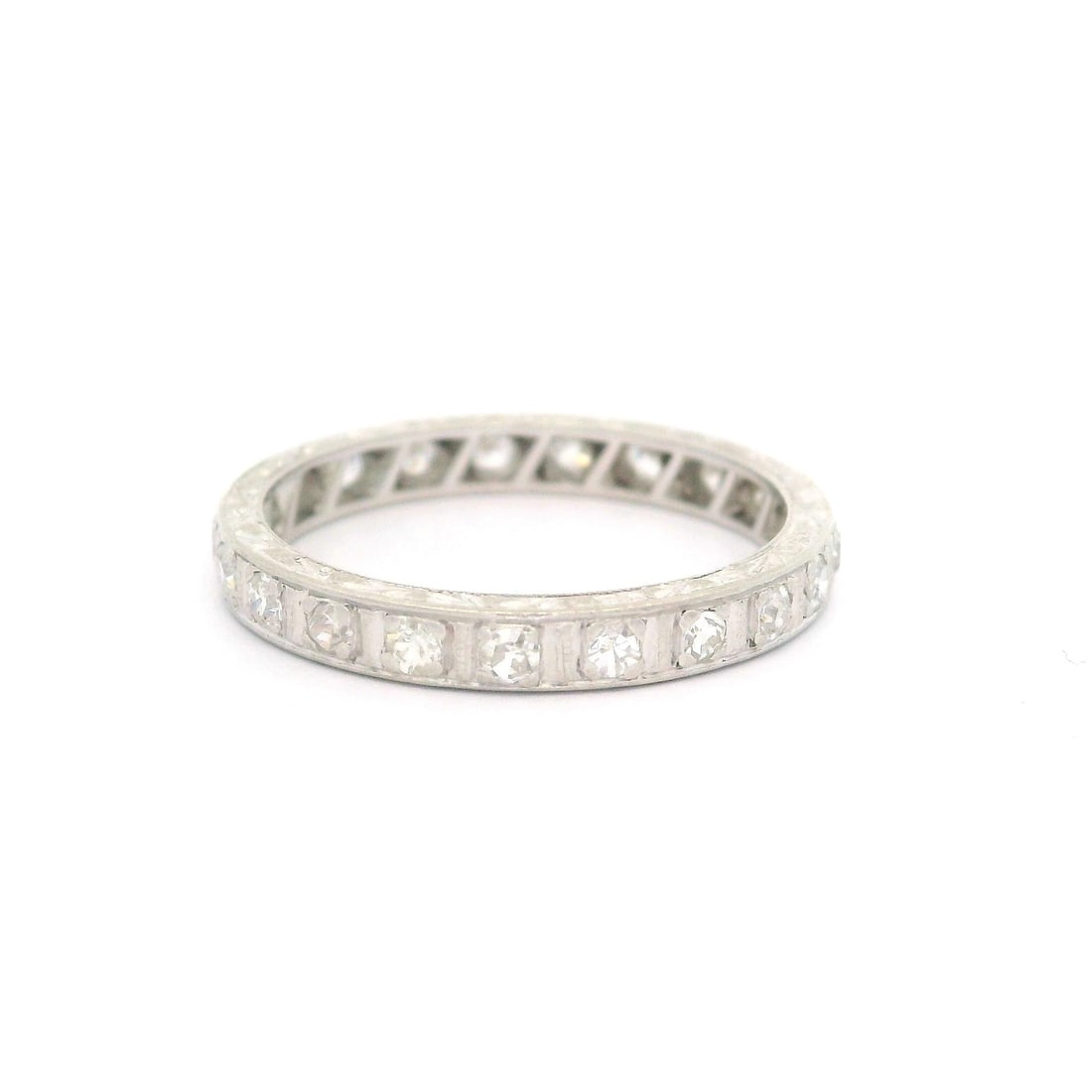 Antique Edwardian 0.40ctw Diamond Eternity Band Ring in Platinum: Antique Edwardian 0.40ctw Diamond Eternity Band Ring in Platinum This exquisite Antique Edwardian Eternity Band Ring is crafted in solid platinum and adorned with 21 natural genuine old single cut dia