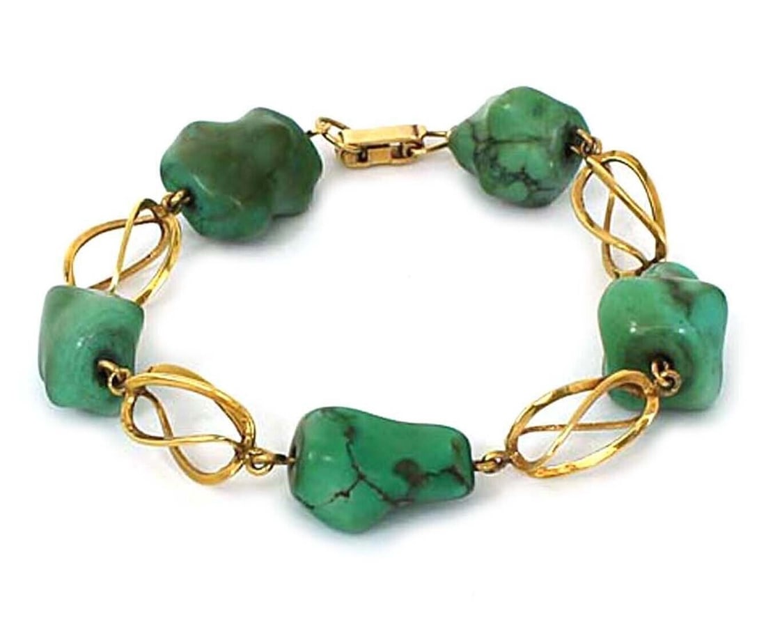 Vintage 18k Yellow Gold Turquoise Nugget Link Bracelet 8.25": Vintage 18k Yellow Gold Turquoise Nugget Link Bracelet 8.25" Vintage estate bracelet crafted in 18k yellow gold, featuring natural turquoise nugget links in a sculptural design. The organic turquoise 