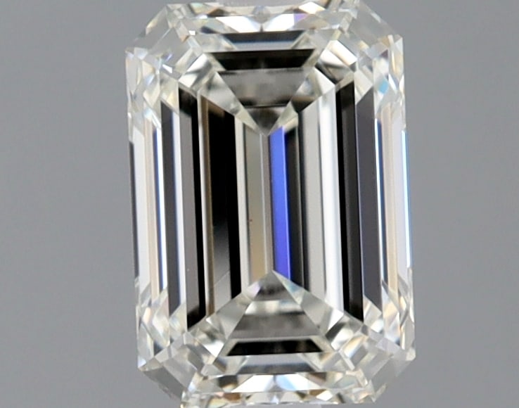 Loose Diamond - EMERALD 1.21ct I VS1: Loose Diamond - EMERALD 1.21ct I VS1 Source: Natural Mined Diamond Shape: EMERALD Carats: 1.21 Color: I Clarity: VS1 Certification: GIA Condition: Pre-Owned PLEASE NOTE: Framed, Large, or heavy items 