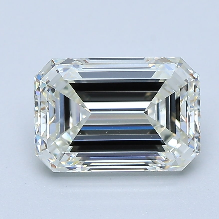 Loose Diamond - EMERALD 2.5ct J VS2: Loose Diamond - EMERALD 2.5ct J VS2 Source: Natural Mined Diamond Shape: EMERALD Carats: 2.5 Color: J Clarity: VS2 Certification: GIA Condition: Pre-Owned PLEASE NOTE: Framed, Large, or heavy items do
