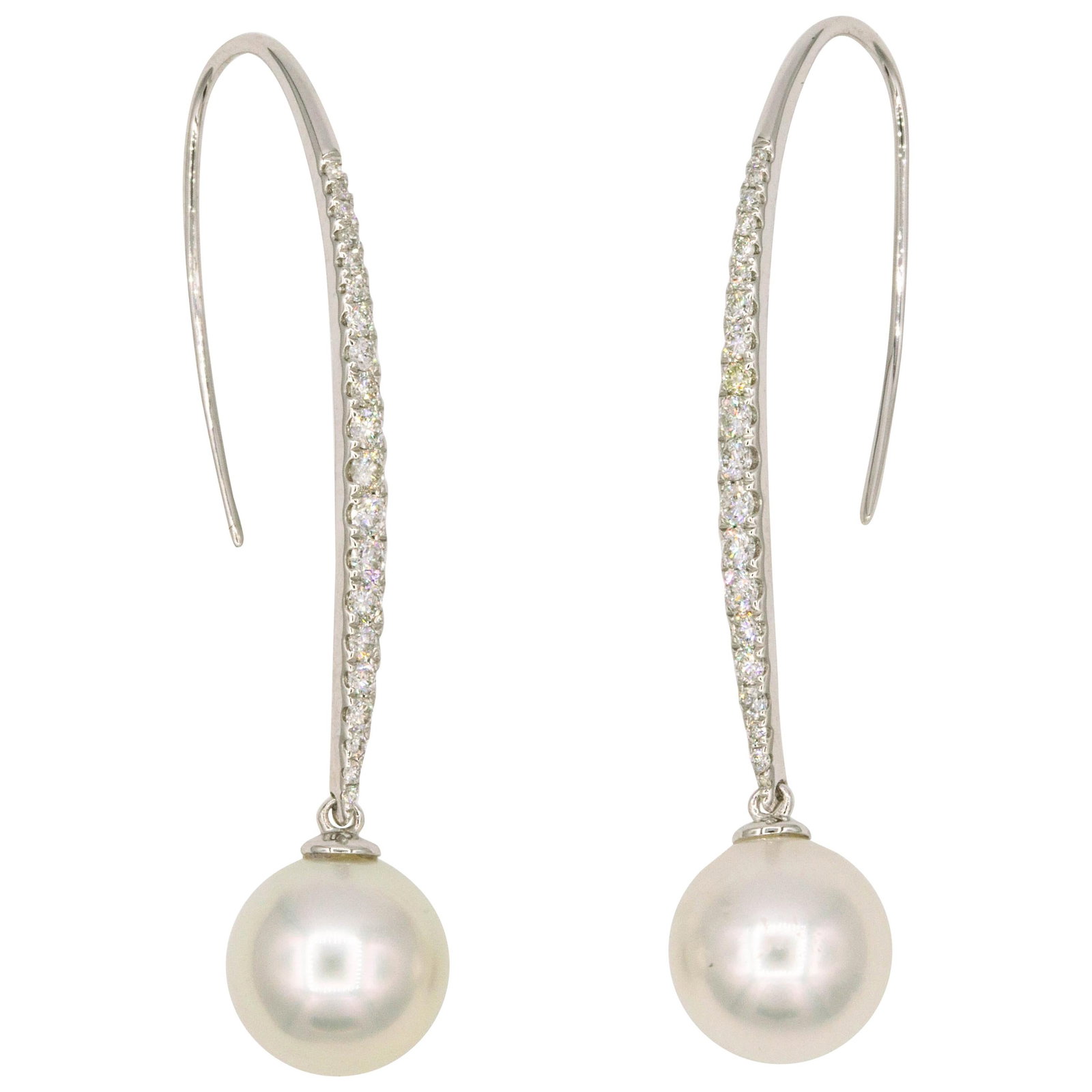 Harbor Diamonds 18K White Gold South Sea Diamond Drop Earrings 0.57 Carat: Harbor Diamonds 18K White Gold South Sea Diamond Drop Earrings 0.57 Carat Elevate your elegance with these stunning South Sea Diamond Drop Earrings. Crafted from luxurious 18K white gold, these earrin