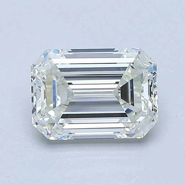 Loose Diamond - EMERALD 1.3ct I VS1: Loose Diamond - EMERALD 1.3ct I VS1 Source: Natural Mined Diamond Shape: EMERALD Carats: 1.3 Color: I Clarity: VS1 Certification: GIA Condition: Pre-Owned PLEASE NOTE: Framed, Large, or heavy items do