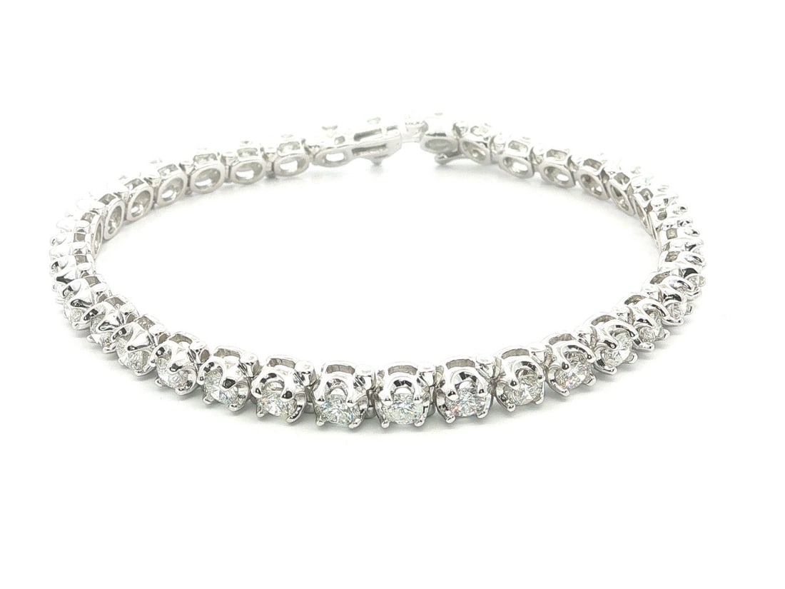 14k White Gold Tennis Bracelet 6.0ctw Natural Round Diamonds: 14k White Gold Tennis Bracelet 6.0ctw Natural Round Diamonds Pre-owned women's line tennis bracelet crafted in solid 14k white gold and set with natural genuine round brilliant cut diamonds in an