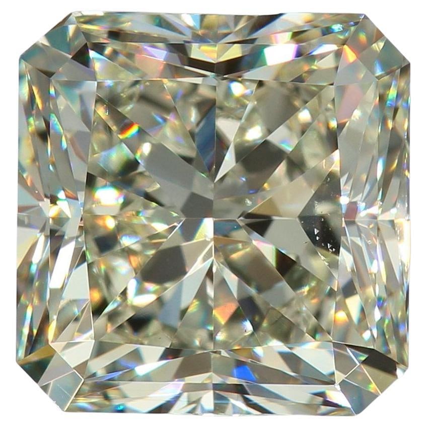 Loose 5.01 ct Radiant Cut Diamond GIA Certified L VS2: Loose 5.01 ct Radiant Cut Diamond GIA Certified L VS2 GIA certified loose white diamond featuring a radiant cut and 5.01 ct weight. This modern diamond has L color, VS2 clarity, and an eye-clean appea
