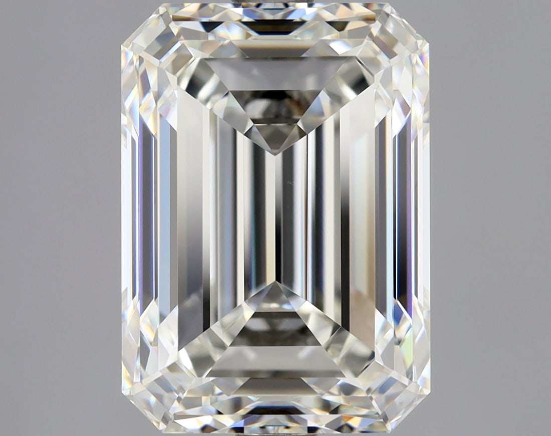 Loose Diamond - EMERALD 4.01ct I VVS1: Loose Diamond - EMERALD 4.01ct I VVS1 Source: Natural Mined Diamond Shape: EMERALD Carats: 4.01 Color: I Clarity: VVS1 Certification: GIA Condition: Pre-Owned PLEASE NOTE: Framed, Large, or heavy