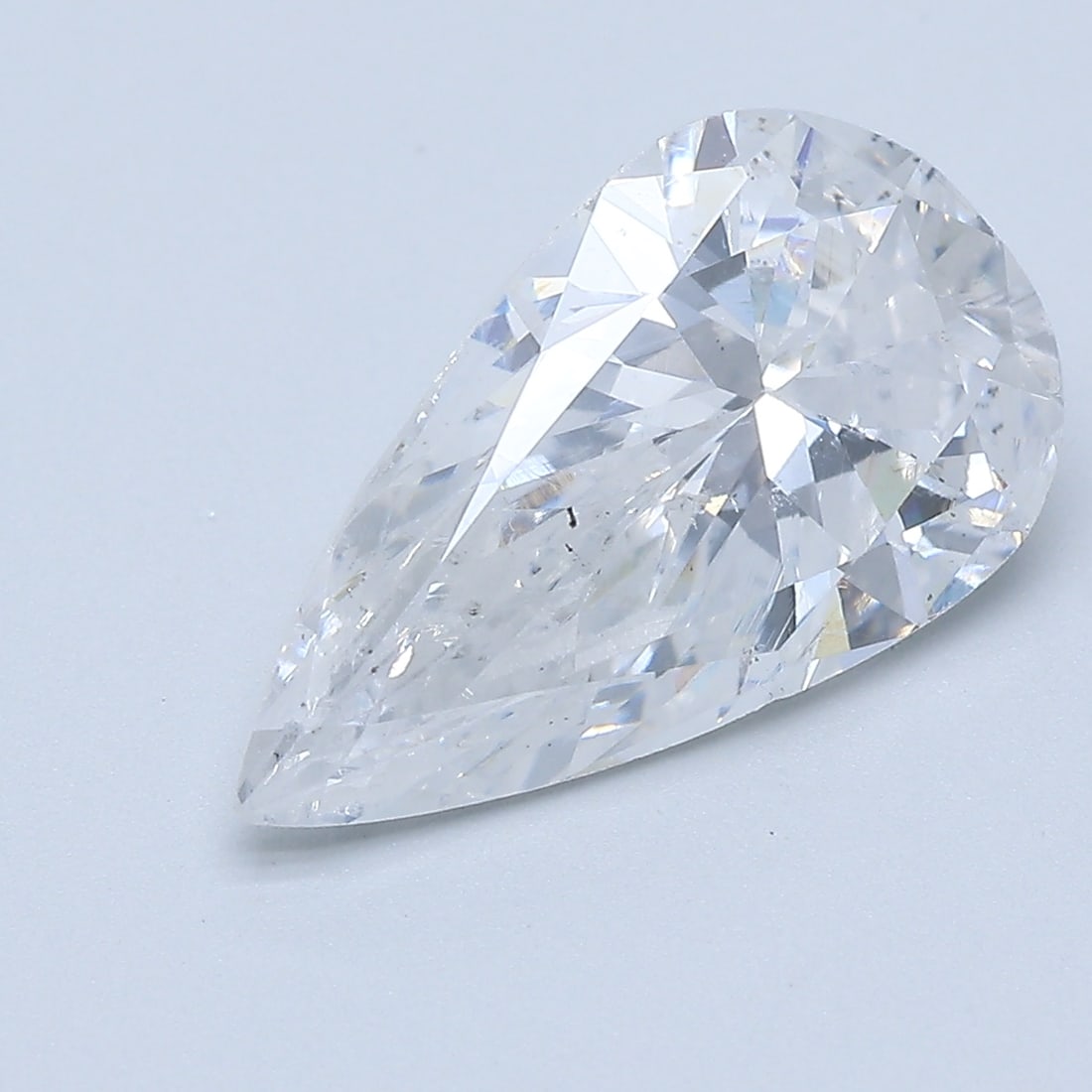 Loose Diamond - PEAR 3.52ct E SI2: Loose Diamond - PEAR 3.52ct E SI2 Source: Natural Mined Diamond Shape: PEAR Carats: 3.52 Color: E Clarity: SI2 Certification: GIA Condition: Pre-Owned PLEASE NOTE: Framed, Large, or heavy items do not