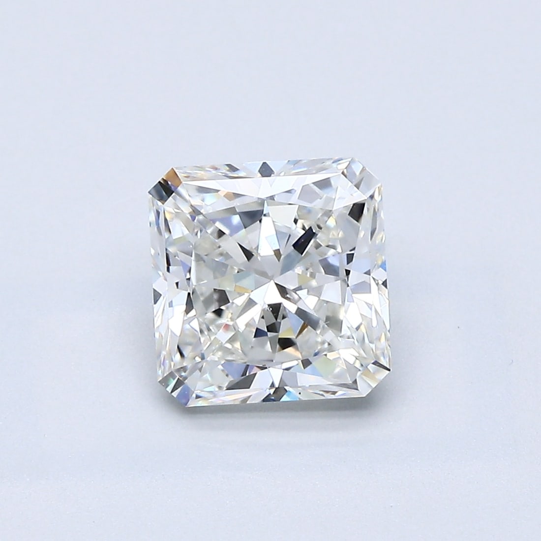 Loose Diamond - RADIANT 2.01ct G VS2: Loose Diamond - RADIANT 2.01ct G VS2 Source: Natural Mined Diamond Shape: RADIANT Carats: 2.01 Color: G Clarity: VS2 Certification: GIA Condition: Pre-Owned PLEASE NOTE: Framed, Large, or heavy items 