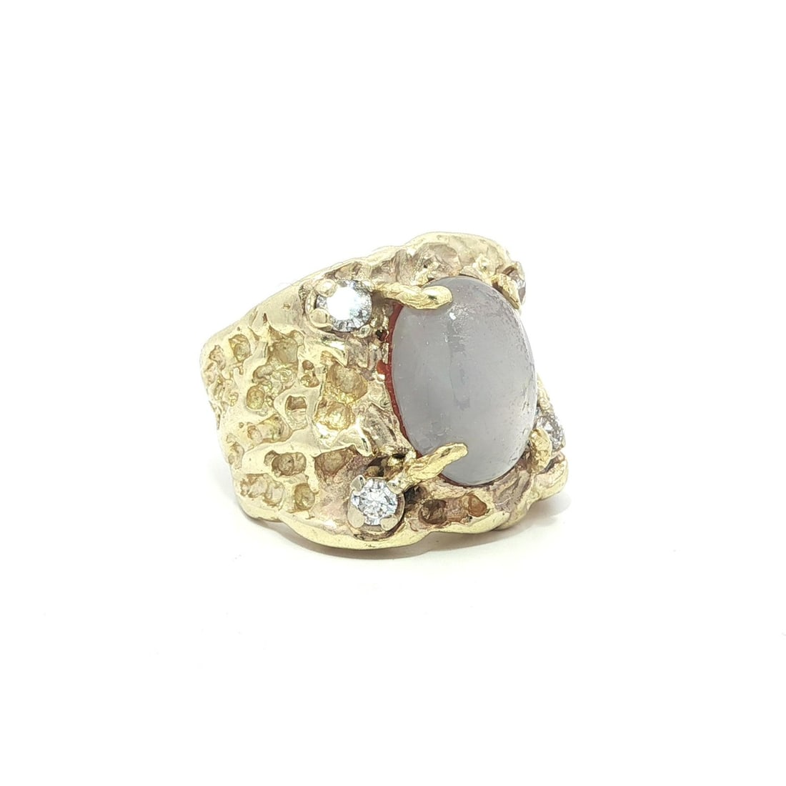 Vintage 14k Yellow Gold Star Sapphire Diamond Band Ring: Vintage 14k Yellow Gold Star Sapphire Diamond Band Ring This exquisite vintage band ring features a stunning natural star sapphire at its heart, beautifully complemented by four brilliant white diamon