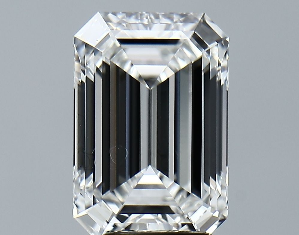 Loose Diamond - EMERALD 4.31ct E VVS1: Loose Diamond - EMERALD 4.31ct E VVS1 Source: This is a real non-mined Diamond that has been grown in a lab Shape: EMERALD Carats: 4.31 Color: E Clarity: VVS1 Certification: IGI Video: