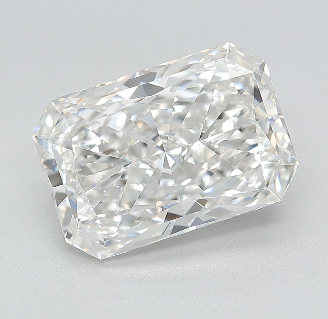 Loose Diamond - RADIANT 5.41ct F VS1: Loose Diamond - RADIANT 5.41ct F VS1 Source: This is a real non-mined Diamond that has been grown in a lab Shape: RADIANT Carats: 5.41 Color: F Clarity: VS1 Certification: IGI Video: