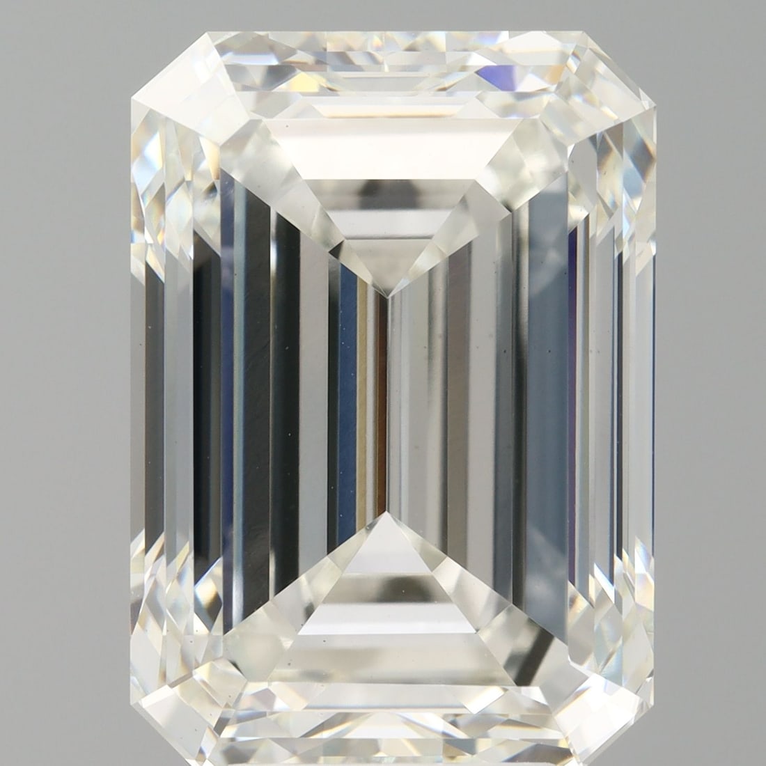 Loose Diamond - EMERALD 7.03ct G VS1: Loose Diamond - EMERALD 7.03ct G VS1 Source: This is a real non-mined Diamond that has been grown in a lab Shape: EMERALD Carats: 7.03 Color: G Clarity: VS1 Certification: IGI PLEASE NOTE: Framed, Lar