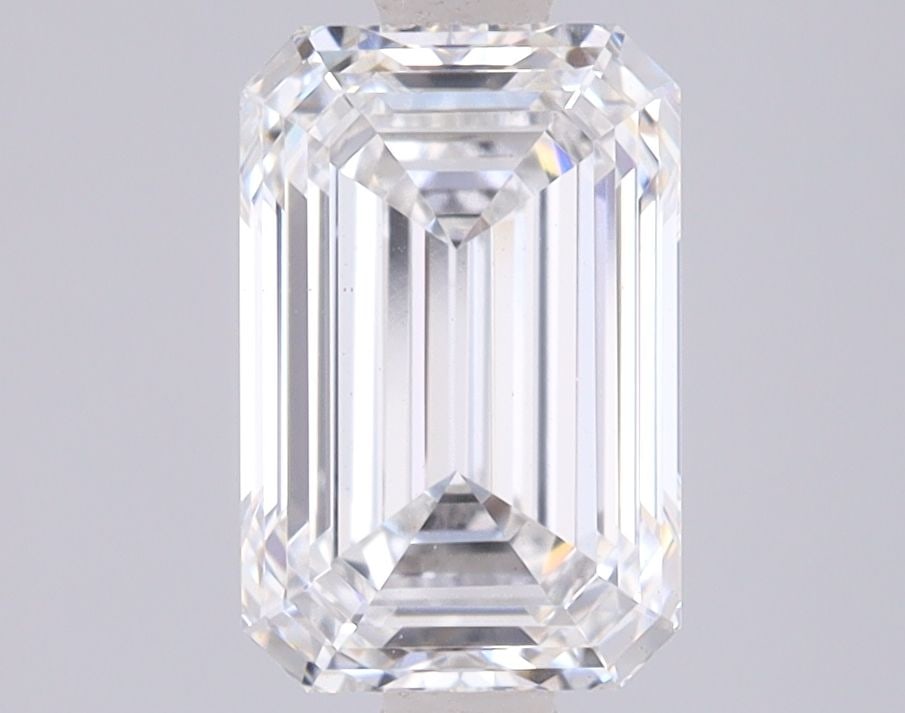 Loose Diamond - EMERALD 2.24ct E VS1: Loose Diamond - EMERALD 2.24ct E VS1 Source: This is a real non-mined Diamond that has been grown in a lab Shape: EMERALD Carats: 2.24 Color: E Clarity: VS1 Certification: IGI Video: