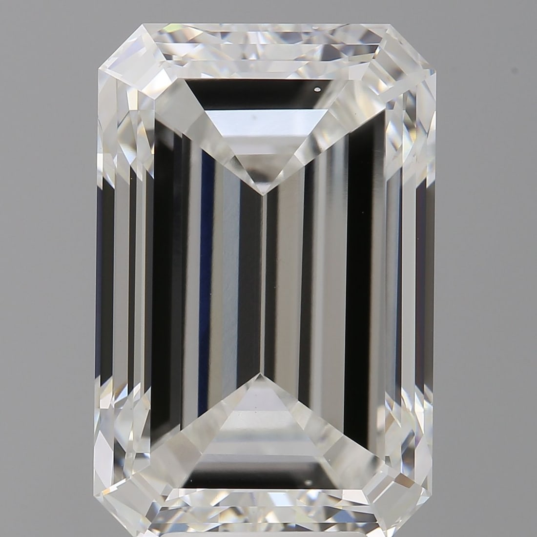 Loose Diamond - EMERALD 8.34ct F VS1: Loose Diamond - EMERALD 8.34ct F VS1 Source: This is a real non-mined Diamond that has been grown in a lab Shape: EMERALD Carats: 8.34 Color: F Clarity: VS1 Certification: IGI Video: