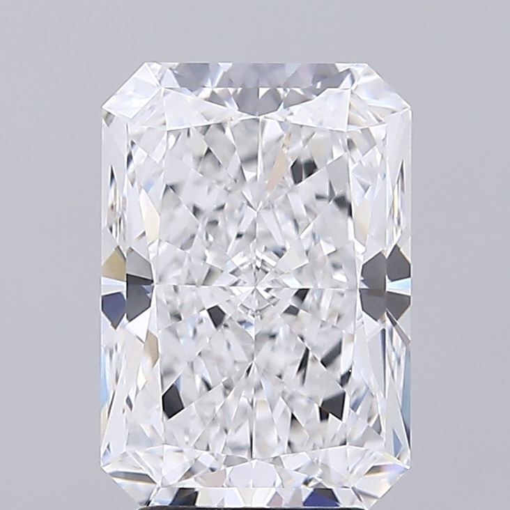 Loose Diamond - RADIANT 3.85ct E VVS2: Loose Diamond - RADIANT 3.85ct E VVS2 Source: This is a real non-mined Diamond that has been grown in a lab Shape: RADIANT Carats: 3.85 Color: E Clarity: VVS2 Certification: GIA Video:
