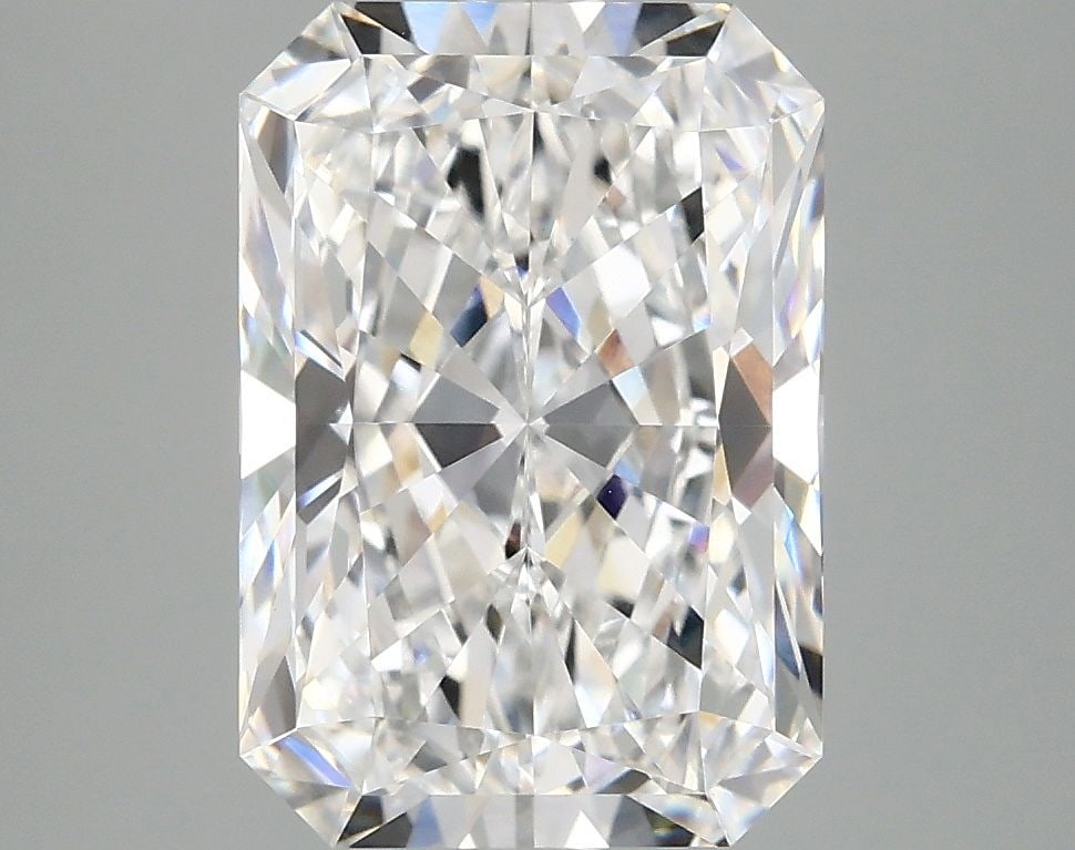 Loose Diamond - RADIANT 4.05ct D VVS2: Loose Diamond - RADIANT 4.05ct D VVS2 Source: This is a real non-mined Diamond that has been grown in a lab Shape: RADIANT Carats: 4.05 Color: D Clarity: VVS2 Certification: IGI Video: Video Link