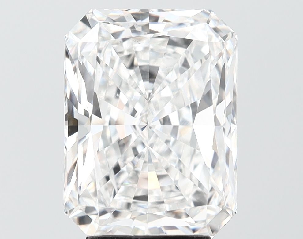 Loose Diamond - RADIANT 4.52ct E VS2: Loose Diamond - RADIANT 4.52ct E VS2 Source: This is a real non-mined Diamond that has been grown in a lab Shape: RADIANT Carats: 4.52 Color: E Clarity: VS2 Certification: IGI PLEASE NOTE: Framed, Lar