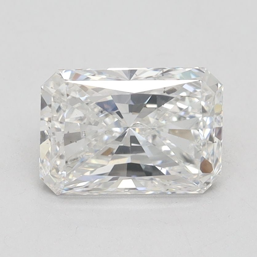 Loose Diamond - RADIANT 1.55ct E VS2: Loose Diamond - RADIANT 1.55ct E VS2 Source: This is a real non-mined Diamond that has been grown in a lab Shape: RADIANT Carats: 1.55 Color: E Clarity: VS2 Certification: IGI Video: