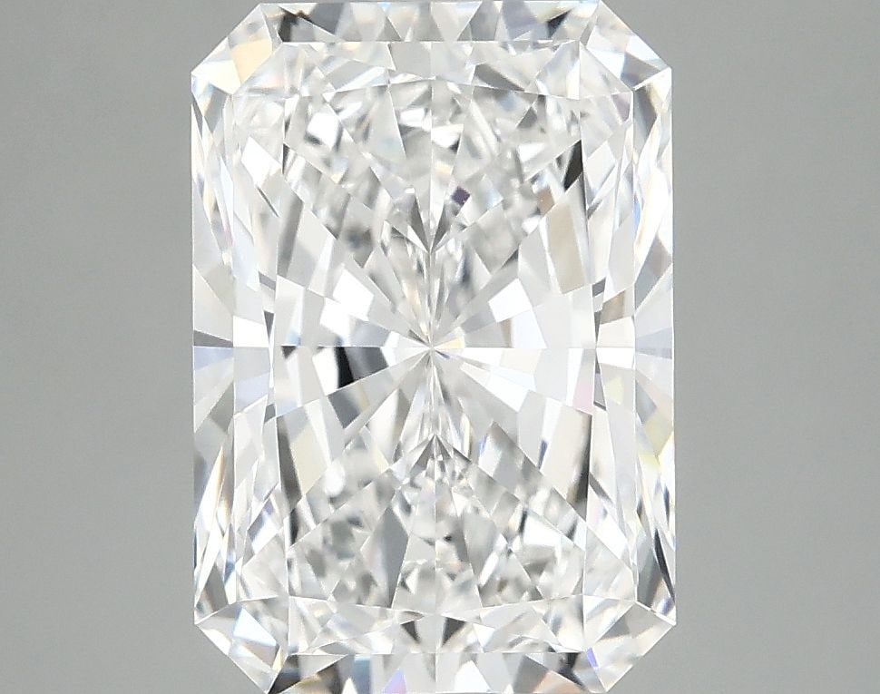 Loose Diamond - RADIANT 4.08ct D VVS2: Loose Diamond - RADIANT 4.08ct D VVS2 Source: This is a real non-mined Diamond that has been grown in a lab Shape: RADIANT Carats: 4.08 Color: D Clarity: VVS2 Certification: IGI PLEASE NOTE: Framed, L
