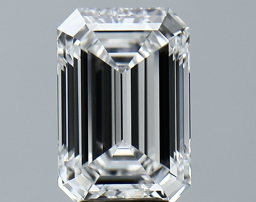 Loose Diamond - EMERALD 4.19ct E VVS2: Loose Diamond - EMERALD 4.19ct E VVS2 Source: This is a real non-mined Diamond that has been grown in a lab Shape: EMERALD Carats: 4.19 Color: E Clarity: VVS2 Certification: IGI Video: