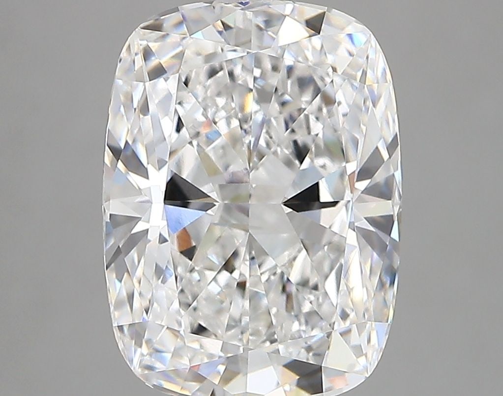 Loose Diamond - CUSHION MODIFIED 4.33ct E VVS2: Loose Diamond - CUSHION MODIFIED 4.33ct E VVS2 Source: This is a real non-mined Diamond that has been grown in a lab Shape: CUSHION MODIFIED Carats: 4.33 Color: E Clarity: VVS2 Certification: IGI Vide