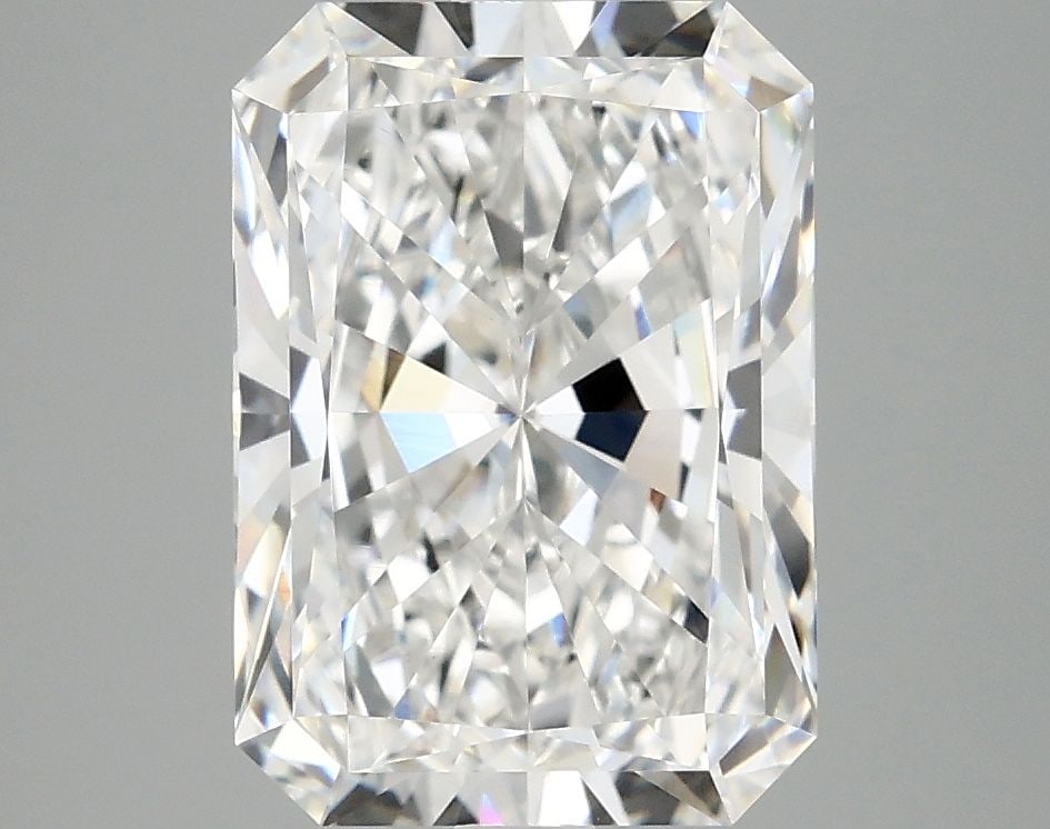 Loose Diamond - RADIANT 4.05ct E VVS2: Loose Diamond - RADIANT 4.05ct E VVS2 Source: This is a real non-mined Diamond that has been grown in a lab Shape: RADIANT Carats: 4.05 Color: E Clarity: VVS2 Certification: IGI Video: Video Link