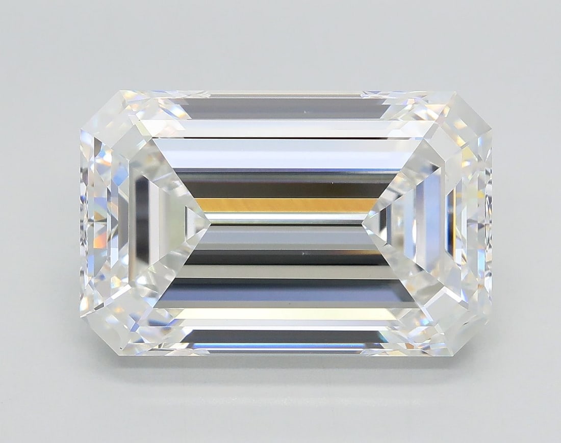 Loose Diamond - EMERALD 7.02ct F VS2: Loose Diamond - EMERALD 7.02ct F VS2 Source: This is a real non-mined Diamond that has been grown in a lab Shape: EMERALD Carats: 7.02 Color: F Clarity: VS2 Certification: GIA Video: