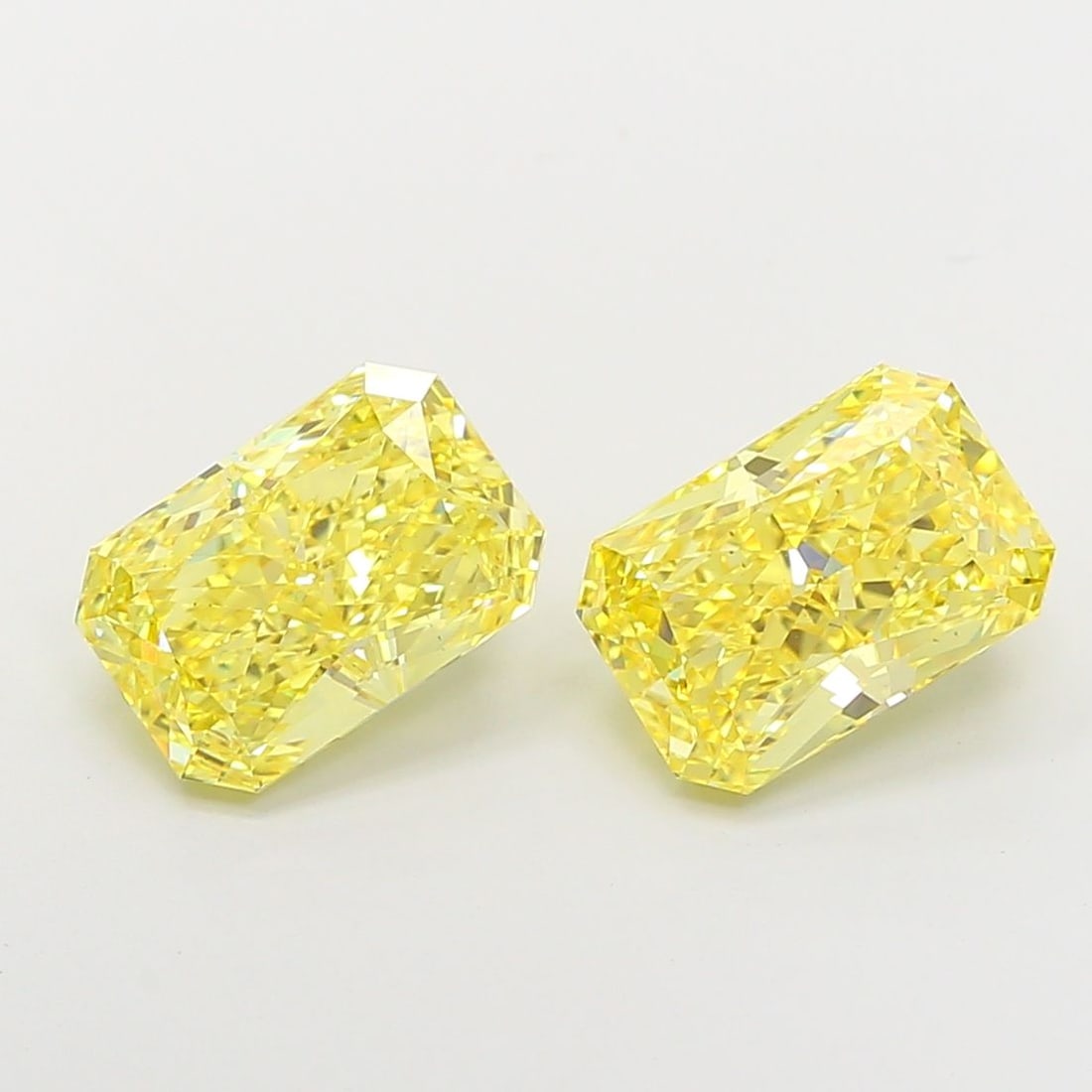 Loose Diamond - RADIANT 3.03ct Fancy Intense Yellow VS2: Loose Diamond - RADIANT 3.03ct Fancy Intense Yellow VS2 Source: This is a real non-mined Diamond that has been grown in a lab Shape: RADIANT Carats: 3.03 Color: Fancy Intense Yellow Certification: IGI
