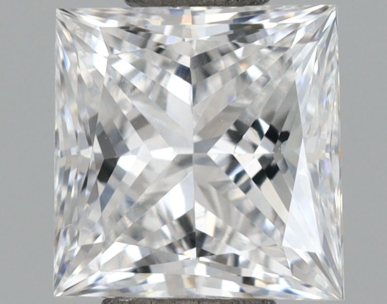 Loose Diamond - PRINCESS 0.73ct E VVS2: Loose Diamond - PRINCESS 0.73ct E VVS2 Source: This is a real non-mined Diamond that has been grown in a lab Shape: PRINCESS Carats: 0.73 Color: E Clarity: VVS2 Certification: IGI Video: Video Link