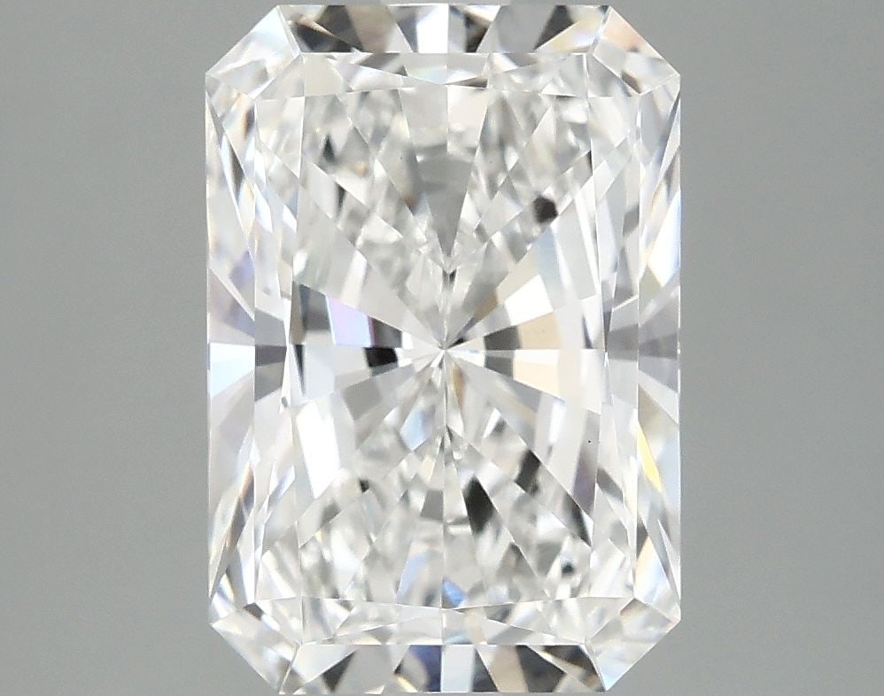 Loose Diamond - RADIANT 3.79ct E VVS2: Loose Diamond - RADIANT 3.79ct E VVS2 Source: This is a real non-mined Diamond that has been grown in a lab Shape: RADIANT Carats: 3.79 Color: E Clarity: VVS2 Certification: IGI PLEASE NOTE: Framed,