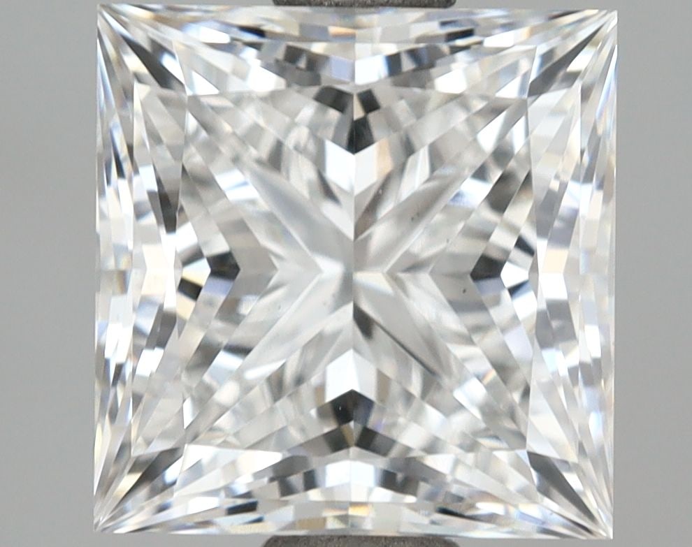 Loose Diamond - PRINCESS 2.51ct E VS1: Loose Diamond - PRINCESS 2.51ct E VS1 Source: This is a real non-mined Diamond that has been grown in a lab Shape: PRINCESS Carats: 2.51 Color: E Clarity: VS1 Certification: IGI Video: Video Link