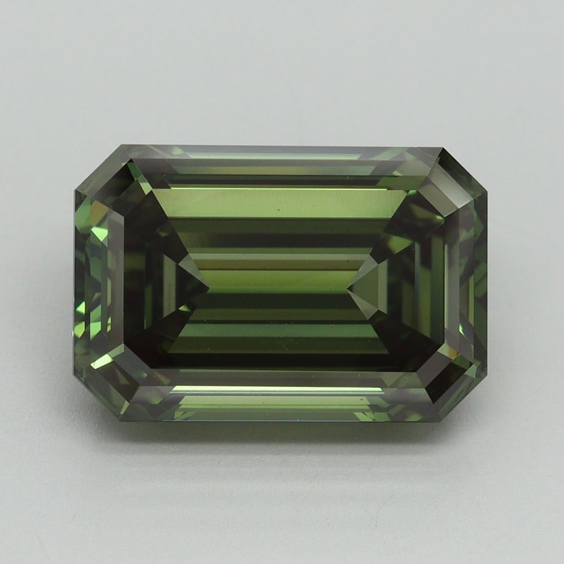 Loose Diamond - EMERALD 7.57ct Fancy Vivid Green VS1: Loose Diamond - EMERALD 7.57ct Fancy Vivid Green VS1 Source: This is a real non-mined Diamond that has been grown in a lab Shape: EMERALD Carats: 7.57 Color: Fancy Vivid Green Certification: IGI Video
