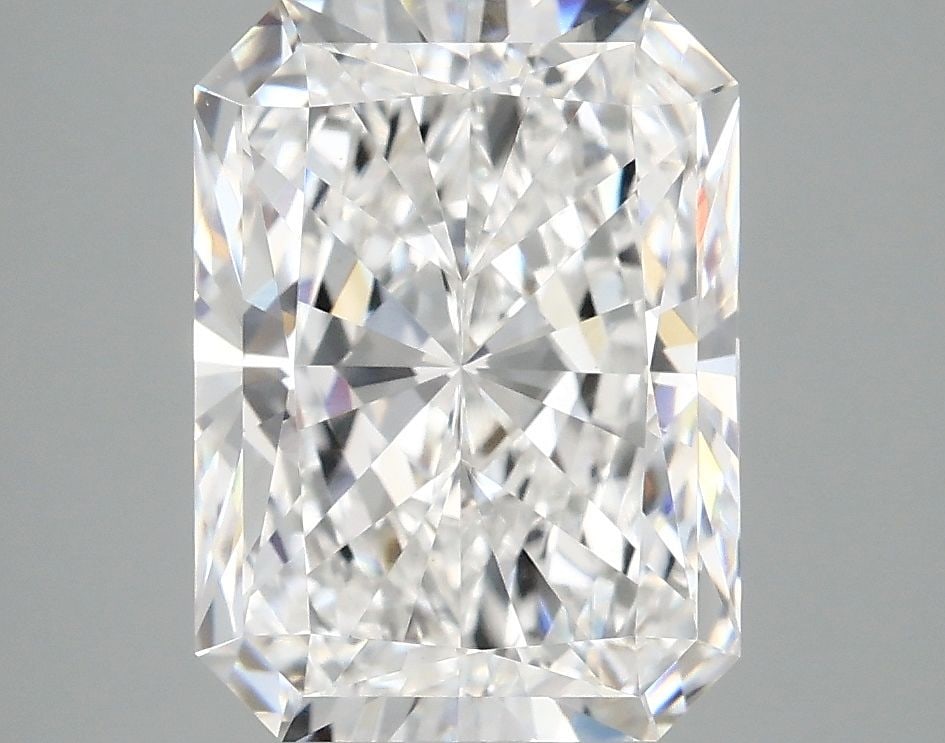 Loose Diamond - RADIANT 4.14ct E VVS2: Loose Diamond - RADIANT 4.14ct E VVS2 Source: This is a real non-mined Diamond that has been grown in a lab Shape: RADIANT Carats: 4.14 Color: E Clarity: VVS2 Certification: IGI Video: Video Link