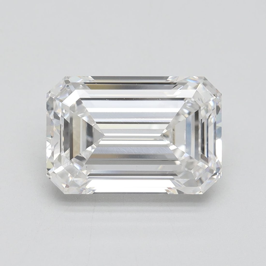 Loose Diamond - EMERALD 4.13ct D VS1: Loose Diamond - EMERALD 4.13ct D VS1 Source: This is a real non-mined Diamond that has been grown in a lab Shape: EMERALD Carats: 4.13 Color: D Clarity: VS1 Certification: IGI Video: