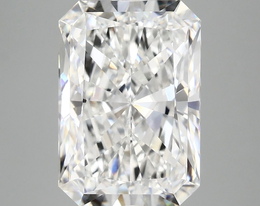 Loose Diamond - RADIANT 5.08ct E VVS2: Loose Diamond - RADIANT 5.08ct E VVS2 Source: This is a real non-mined Diamond that has been grown in a lab Shape: RADIANT Carats: 5.08 Color: E Clarity: VVS2 Certification: IGI Video: Video Link