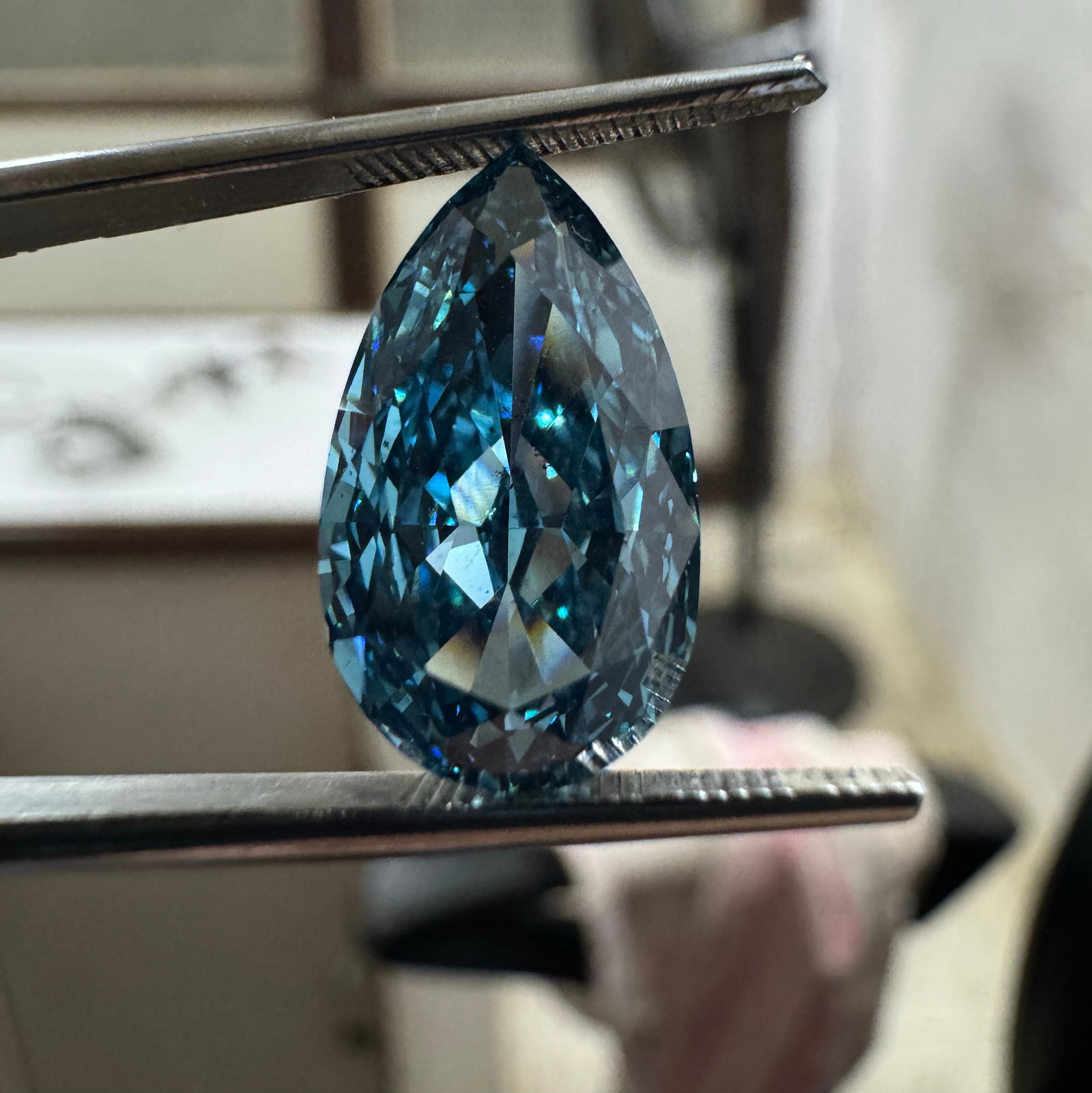 Loose Diamond - PEAR 5.04ct Fancy Vivid Blue VS1 (1 of 1)
