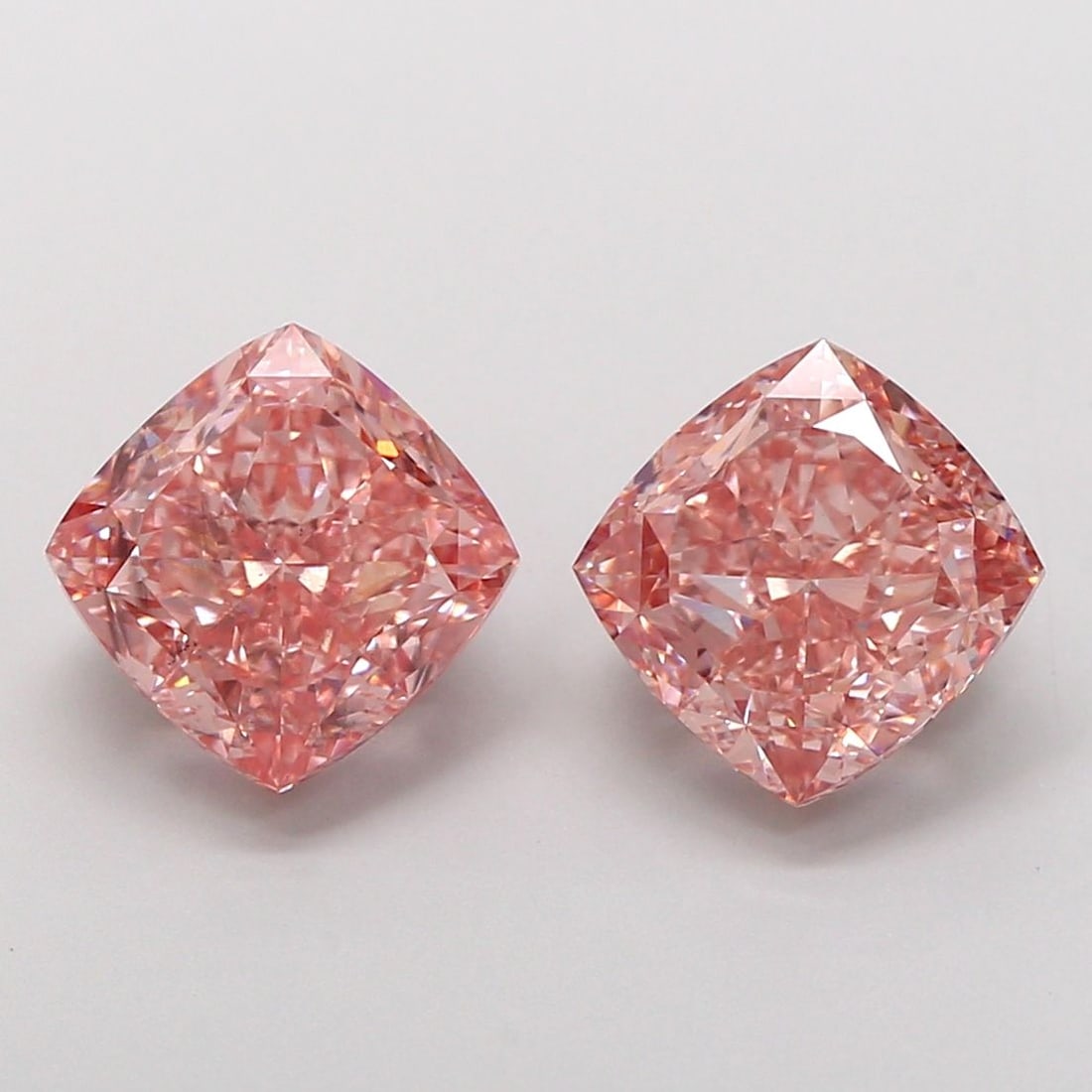 Loose Diamond - CUSHION MODIFIED 2.5ct Fancy Intense Pink VS2: Loose Diamond - CUSHION MODIFIED 2.5ct Fancy Intense Pink VS2 Source: This is a real non-mined Diamond that has been grown in a lab Shape: CUSHION MODIFIED Carats: 2.5 Color: Fancy Intense Pink Certif