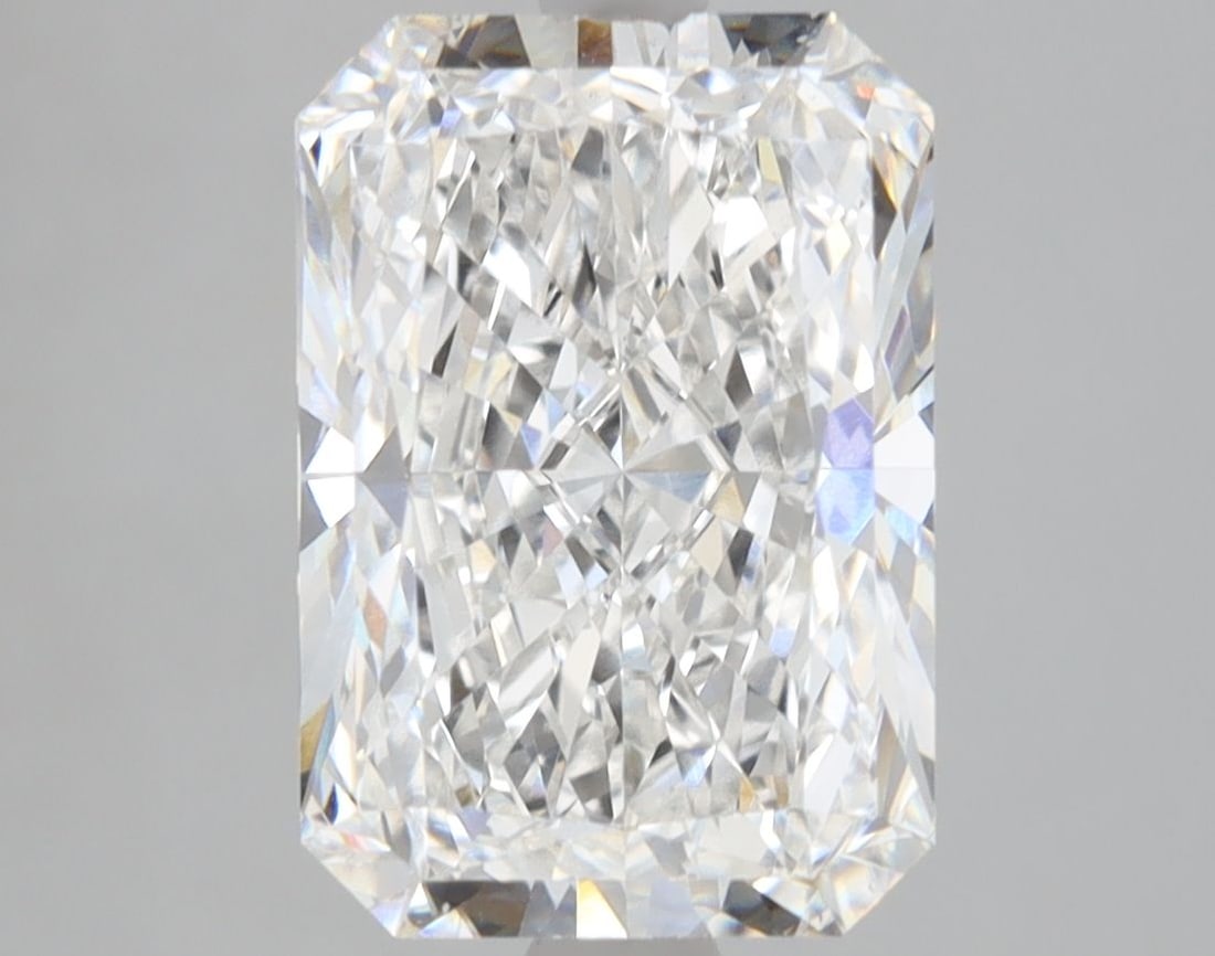 Loose Diamond - RADIANT 3.1ct D VS1: Loose Diamond - RADIANT 3.1ct D VS1 Source: This is a real non-mined Diamond that has been grown in a lab Shape: RADIANT Carats: 3.1 Color: D Clarity: VS1 Certification: IGI Video: Video Link PLEASE