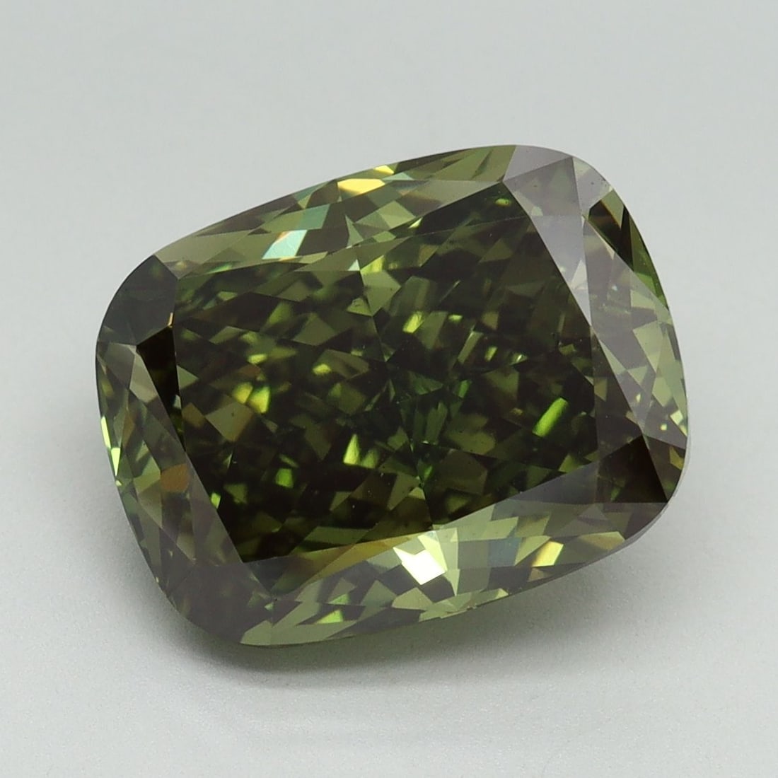 Loose Diamond - CUSHION BRILLIANT 5.82ct Fancy Vivid Green VS2: Loose Diamond - CUSHION BRILLIANT 5.82ct Fancy Vivid Green VS2 Source: This is a real non-mined Diamond that has been grown in a lab Shape: CUSHION BRILLIANT Carats: 5.82 Color: Fancy Vivid Green Cert