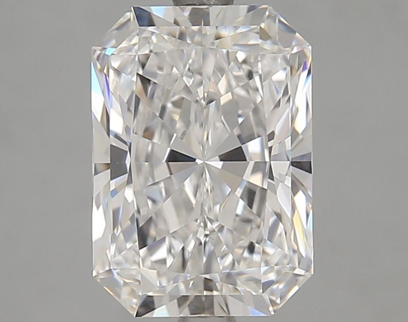 Loose Diamond - RADIANT 3.31ct D VS2: Loose Diamond - RADIANT 3.31ct D VS2 Source: This is a real non-mined Diamond that has been grown in a lab Shape: RADIANT Carats: 3.31 Color: D Clarity: VS2 Certification: GIA Video: