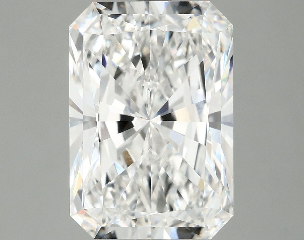 Loose Diamond - RADIANT 5.06ct E VVS2: Loose Diamond - RADIANT 5.06ct E VVS2 Source: This is a real non-mined Diamond that has been grown in a lab Shape: RADIANT Carats: 5.06 Color: E Clarity: VVS2 Certification: IGI Video: Video Link