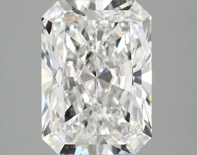 Loose Diamond - RADIANT 2.1ct E VVS2: Loose Diamond - RADIANT 2.1ct E VVS2 Source: This is a real non-mined Diamond that has been grown in a lab Shape: RADIANT Carats: 2.1 Color: E Clarity: VVS2 Certification: IGI Video: Video Link